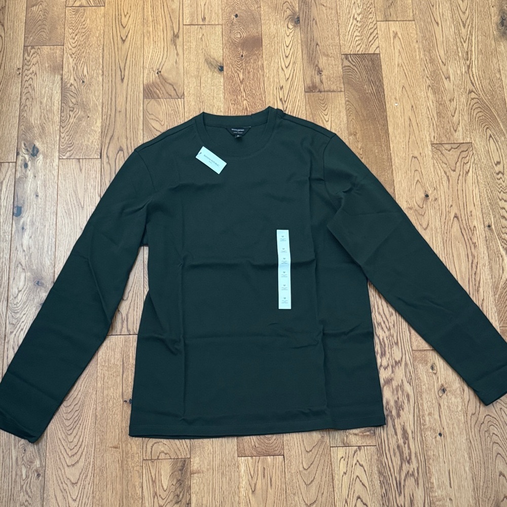 Banana Republic Men's Forest Green Long Sleeve Tee